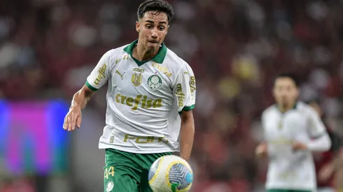 Vitor Reis jogador do Palmeiras durante partida contra o Flamengo no estadio Maracana pelo campeonato Brasileiro A 2024.