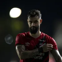 Mastriani negocia com dois clubes brasileiros e fica mais próximo de deixar o Athletico-PR