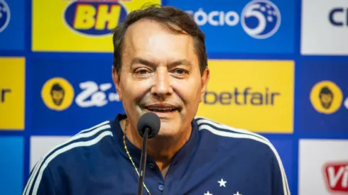 Pedrinho, durante sua apresentação de Gabigol, do Cruzeiro (Foto: Fernando Moreno/AGIF)