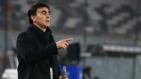 Gustavo Quinteros, novo treinador do Grêmio, enquanto treinava o Colo-Colo. Foto: PhotoSport/AGIF