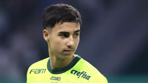 Vitor Reis, jogador do Palmeiras, durante partida contra o Bahia (Foto: Marcello Zambrana/AGIF)