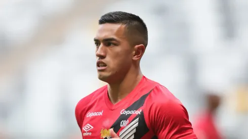 Cuello está de saída do Athletico.