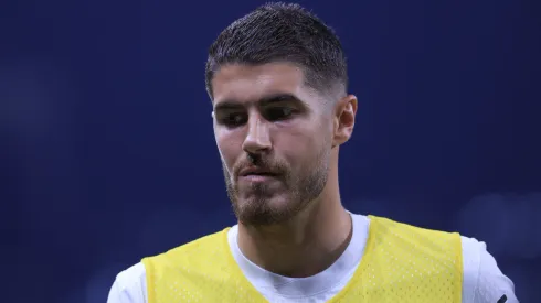 Pedro Raul durante confronto contra o Grêmio no Brasileirão 2024.