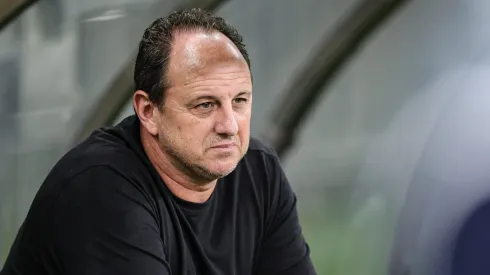 MG – BELO HORIZONTE – 18/10/2024 – BRASILEIRO A 2024, CRUZEIRO X BAHIA – Rogerio Ceni tecnico do Bahia durante partida contra o Cruzeiro no estadio Mineirao pelo campeonato Brasileiro A 2024. Foto: Gilson Lobo/AGIF