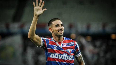 Thiago Galhardo com a camisa do Fortaleza na Copa do Brasil de 2023.