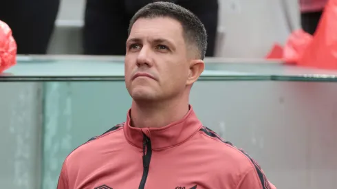 Maurício Barbieri, técnico do Athletico-PR, durante partida contra o Paraná Clube pelo Campeonato Paranaense de 2025. Foto: Robson Mafra/AGIF