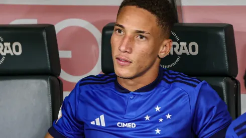 Robert durante confronto entre Cruzeiro e Athletico-PR no Brasileirão de 2023.