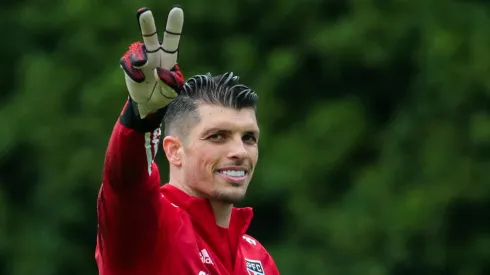 O goleiro Tiago Volpi em foto de arquivo atuando pelo Sao Paulo. Neste dia 26 de abril a posicao e homenageada e conhecida como Dia do Goleiro.