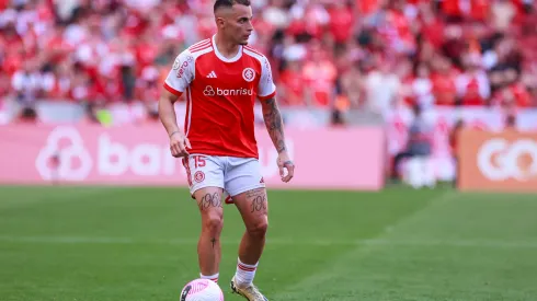 Bruno Gomes durante confronto contra o Grêmio no Brasileirão 2024.