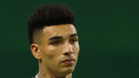 SP - SAO PAULO - 26/11/2024 - BRASILEIRO A 2024, PALMEIRAS X BOTAFOGO - Igor Jesus jogador do Botafogo durante execucao do hino nacional antes da partida contra o Palmeiras no estadio Arena Allianz Parque pelo campeonato Brasileiro A 2024. Foto: Joisel Amaral/AGIF