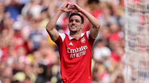 Cédric durante confronto contra o Everton na Premier League 2021/22.