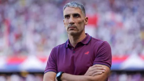 Vojvoda, técnico do Fortaleza, durante partida pelo campeonato Brasileiro A 2024. Foto: Lucas Emanuel/AGIF