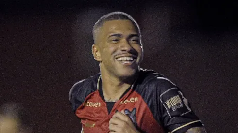 Esteves ainda não é do Grêmio.