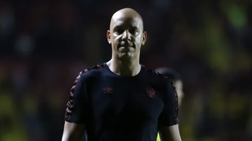Pepa, técnico do Sport, durante a partida entre Sport e Jaguar na Ilha do Retiro em Recife (PE), pelo campeonato pernambucano 2025. Foto: Marlon Costa/AGIF