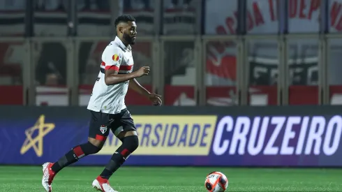 Sabino jogador do Sao Paulo durante partida contra o Portuguesa no estadio Pacaembu pelo campeonato Paulista 2025.