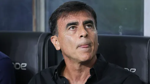 Gustavo Quinteros, técnico do Grêmio, durante partida contra o Caxias pelo Campeonato Gaúcho 2025. Foto: Maxi Franzoi/AGIF