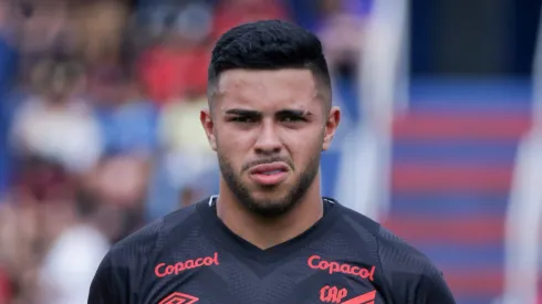 Mycael estava suspenso no Athletico.