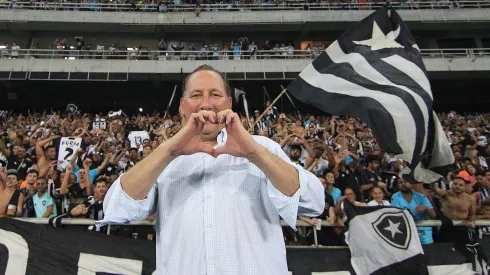 John Textor, dono do Botafogo, recebeu uma atualização sobre a negociação com Bitello. Foto: Vitor Silva/Botafogo
