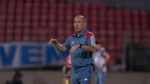 – –NENHUM– – 12/02/2025 – MINEIRO 2025, DEMOCRATA X CRUZEIRO – Leonardo Jardim tecnico do Cruzeiro durante partida contra o Democrata no estadio –nenhum– pelo campeonato Mineiro 2025. Foto: Alessandra Torres/AGIF