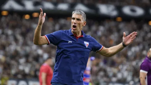 Vojvoda durante partida do Fortaleza contra o Ceará – Foto: Lucas Emanuel/AGIF