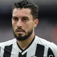 Alex Telles e Barboza, do Botafogo são punidos pelo STJD após confusão em clássico