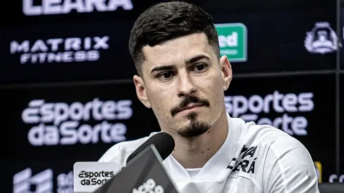 Rômulo durante apresentação no Ceará – Foto: Felipe Santos/Ceará SC