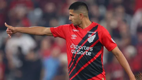 Foto: José Tramontin/athletico.com.br – Mateo Gamarra em ação pelo Athletico-PR.