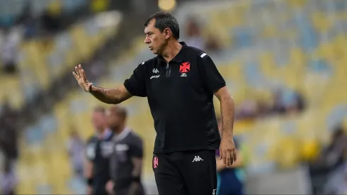 Fábio Carille, técnico do Vasco, durante partida contra o Flamengo pelo Campeonato Carioca 2025. Foto: Thiago Ribeiro/AGIF