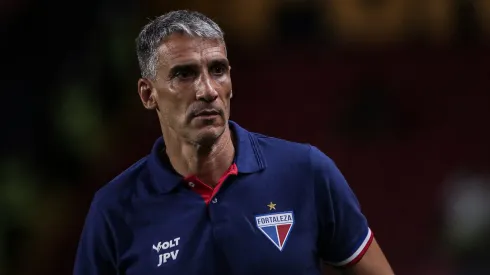Juan Pablo Vojvoda tecnico do Fortaleza durante partida contra o Sport no estadio Ilha do Retiro pelo campeonato Copa Do Nordeste 2025. Foto: Rafael Vieira/AGIF