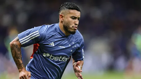 William jogador do Cruzeiro durante aquecimento antes da partida contra o Bahia no estadio Mineirao pelo campeonato Brasileiro A 2024.