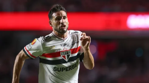 SP – SAO PAULO – 19/02/2025 – PAULISTA 2025, SAO PAULO X PONTE PRETA – Calleri jogador do Sao Paulo durante partida contra o Ponte Preta no estadio Morumbi pelo campeonato Paulista 2025. Foto: Marcello Zambrana/AGIF