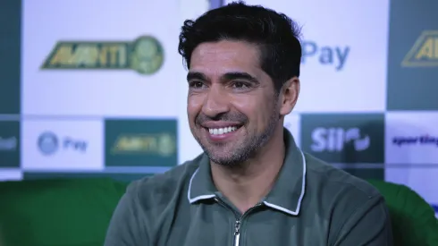 Abel Ferreira, técnico do Palmeiras, durante partida contra o Portuguesa pelo Paulistão 2025. Foto: Ettore Chiereguini/AGIF