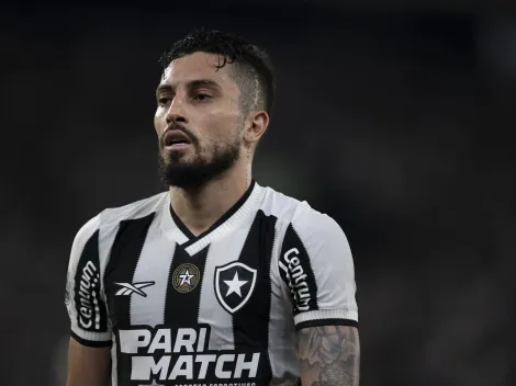Botafogo toma decisão sobre Telles e Barboza após confusão contra Fla