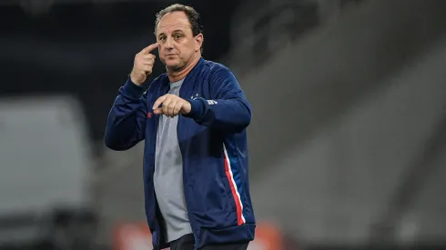 Rogério Ceni no Bahia durante partida pelo Brasileirão Série A 2024 – Foto: Thiago Ribeiro/AGIF