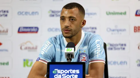 Vitor Hugo, zagueiro do Bahia, em apresentação oficial (Imagem: Felipe Oliveira / EC Bahia)
