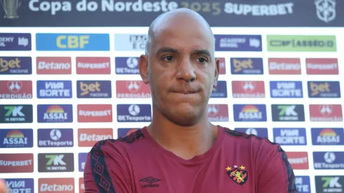 Pepa tecnico do Sport durante a partida entre Sport e Moto Club na Ilha do Retiro em Recife (PE), pela Copa do Nordeste 2025. Foto: Marlon Costa/AGIF