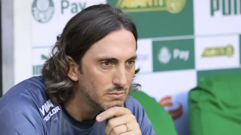 SP – SAO PAULO – 16/02/2025 – PAULISTA 2025, PALMEIRAS X SAO PAULO – Luis Zubeldia tecnico do Sao Paulo durante partida contra o Palmeiras no estadio Arena Allianz Parque pelo campeonato Paulista 2025. Foto: Marcello Zambrana/AGIF