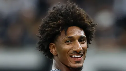 Talles Magno jogador do Corinthians durante aquecimento antes da partida contra o Bahia no estadio Arena Corinthians pelo campeonato Brasileiro A 2024.