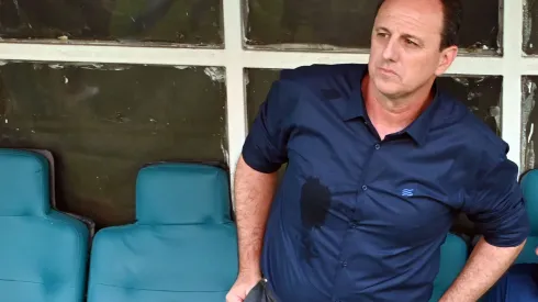 Rogerio Ceni, treinador do Bahia, durante a partida contra o Atlético-GO na Arena Fonte Nova, pelo Campeonato Brasileiro A 2024. Foto: Walmir Cirne/AGIF