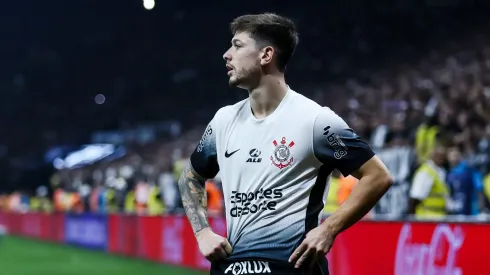 SP – SAO PAULO – 24/09/2024 – COPA SUL-AMERICANA 2024, CORINTHIANS X FORTALEZA – Rodrigo Garro jogador do Corinthians durante partida contra o Fortaleza no estadio Arena Corinthians pelo campeonato Copa Sul-Americana 2024. Foto: Marco Miatelo/AGIF