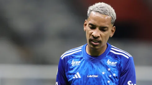 Matheus Pereira em partida pelo Cruzeiro. Foto: Gilson Lobo/AGIF