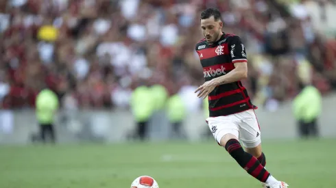 RJ – RIO DE JANEIRO – 02/03/2024 – CARIOCA 2024, FLAMENGO X MADUREIRA – Mathias Vina jogador do Flamengo durante partida contra o Madureira no estadio Maracana pelo campeonato Carioca 2024. Foto: Jorge Rodrigues/AGIF