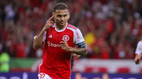 Alan Patrick, jogador do Internacional, comemora seu gol durante partida pelo campeonato Brasileiro A 2024. Foto: Maxi Franzoi/AGIF