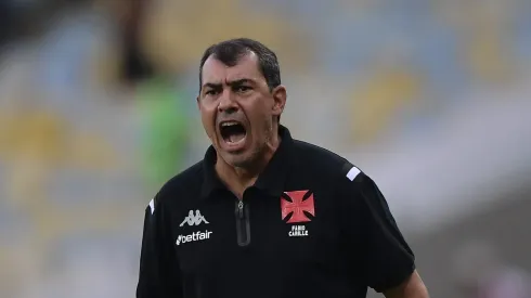 Carille é avisado sobre mais uma saída no Vasco.