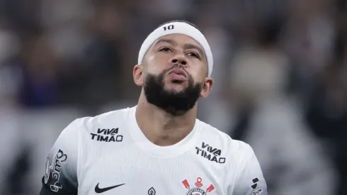 Depay não vem jogando bem pelo Corinthians.