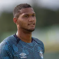Grêmio acerta saída de Adriel e encaminha contratação de substituto: “Praticamente fechado”
