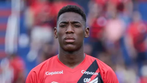 Léo Pelé trocou o Vasco pelo Athletico-PR.