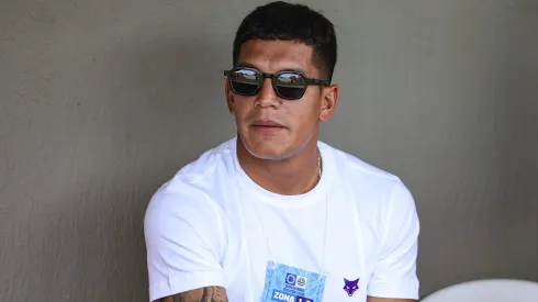 Lucas Romero jogador do Cruzeiro antes da partida contra o Athletic Club no estadio Arena do Jacare pelo campeonato Mineiro 2024.