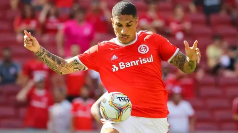 Paolo Guerrero jogador do Internacional durante partida contra o Gremio no estadio Beira-Rio pelo campeonato Gaucho 2020.