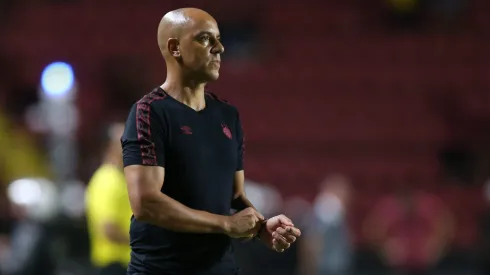 Pepa tecnico do Sport durante a partida entre Sport e CRB na Ilha do Retiro em Recife (PE), pela Copa do Nordeste 2025. Foto: Marlon Costa/AGIF